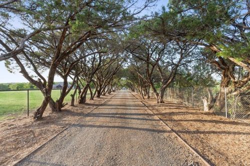 2151 Texas Plume Rd, Cedar Hill TX 75104-3602 exterior