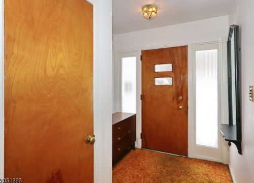 273 Woodacres Ct, Mountainside, NJ 07092-1727