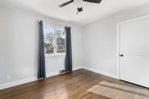 47 Lincoln Ave, Warwick RI  02888-5953 exterior