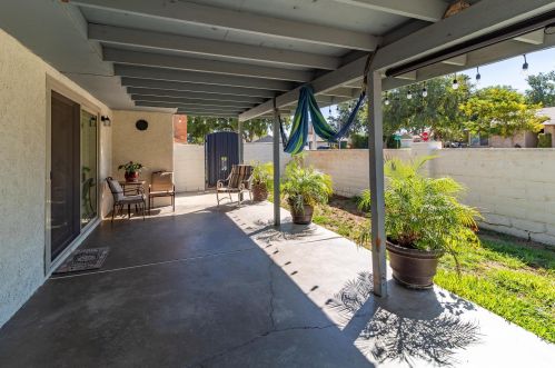 6875 Crest Ave, Riverside CA  92503-1162 exterior