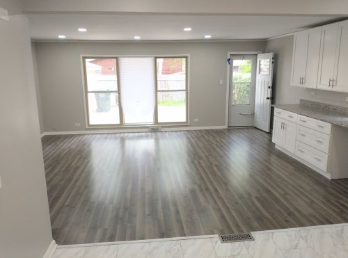 15103 Meadow Ln, Dolton, IL 60419-2906