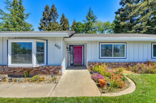 8977 Lismore Dr, Elk Grove, CA 95624-2643