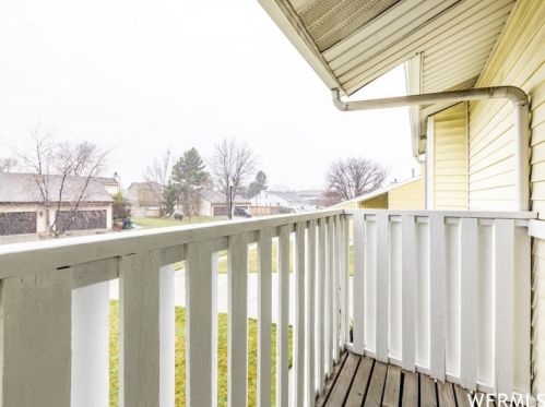 753 Vlg Way, Sandy UT 84094-1861 exterior