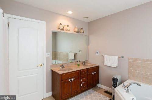 2355 View Rd, Lancaster PA  17602-1844 exterior