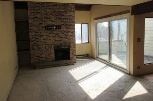 3306 Berwyn Ave, North Chicago, IL 60064-3411