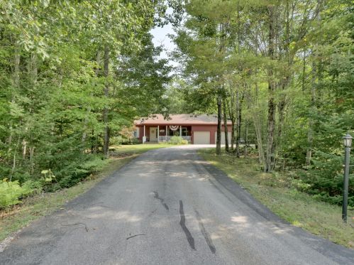 43 Taylor Woods Rd, Bethel, ME 04217-5339