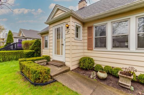 549 Onwentsia Ave, Highland Park, IL 60035-2027