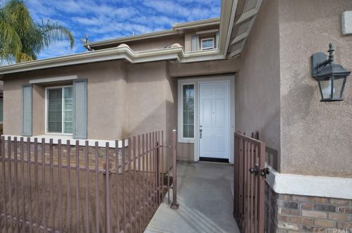 2847 Lake View Dr, Perris, CA 92571-4834