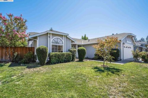 576 Andrea Cir, Livermore, CA 94550-7208