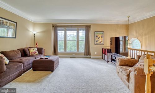 2084 Capstone Cir, Herndon, VA 20170-5907