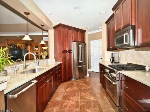 65 Zachary Way, Mount Arlington, NJ 07856-2329