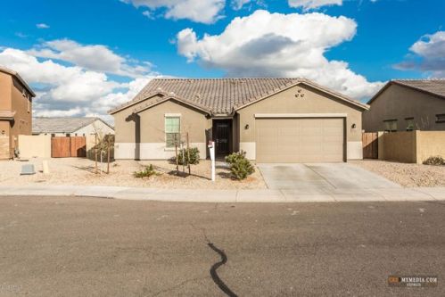 8011 42nd Dr, Laveen, AZ 85339-2556