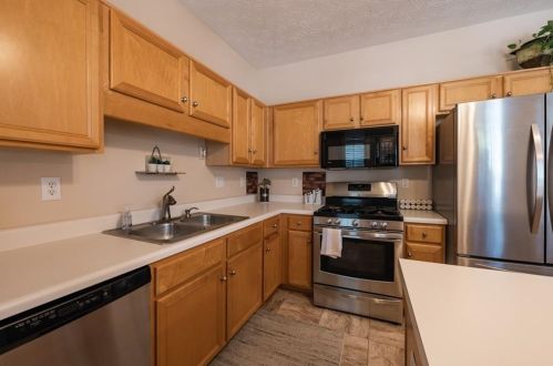 4028 Spring Cove Dr, Duluth GA  30097-2832 exterior
