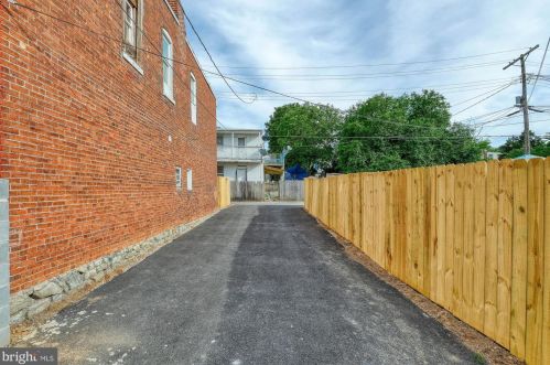 606 Company St, York PA  17401-3312 exterior