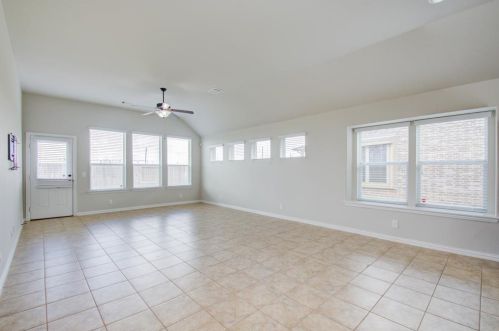 5611 Jay Thrush Dr, Richmond TX 77407 exterior