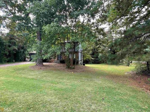 5514 Fieldgreen Dr, Stone Mountain, GA 30088-2808