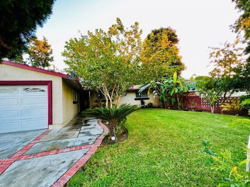 2214 Mark St, Santa Ana, CA 92703-4217
