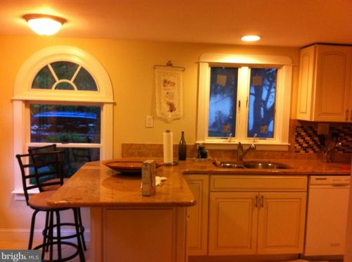 86 Lewisville Rd, Trenton NJ  08648-1801 exterior