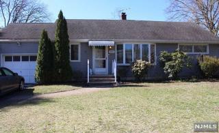 680 Victoria Ave, Paramus NJ  07652-1944 exterior