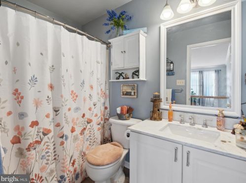 41 Cypress Point Ct, Charles Town WV  25414-3928 exterior