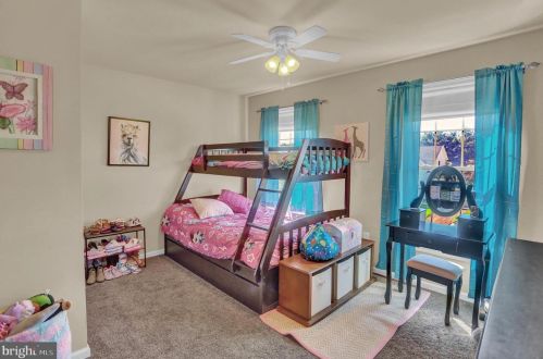 1443 Farm Cross Way, York PA  17408-8537 exterior
