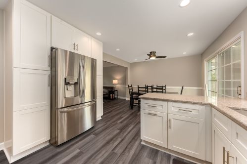 311 Ridgefield Ln, Naperville, IL 60565-2298