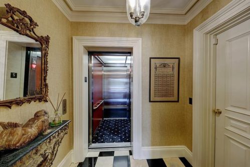 2 Angell St, Providence, RI 02903-2713