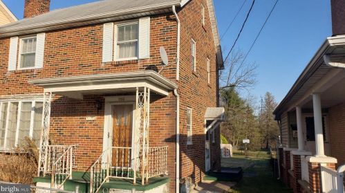 798 Highland St, Harrisburg, PA 17113-1532