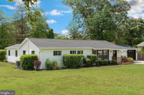 7846 June Dr, Riviera Beach, MD 21122-2345