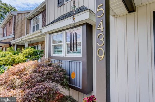 5439 Autumn Dr, Harrisburg, PA 17111-3757
