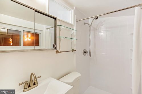 11510 Lockhart Pl, Silver Spring MD 20902-3166 exterior