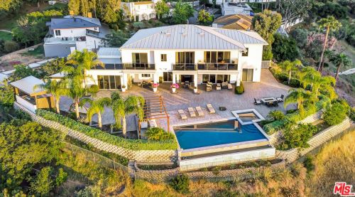 16662 Diamante Dr, Van Nuys, CA 91436-4170
