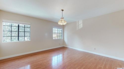 625 California Ave, Glendale CA  91203-1573 exterior
