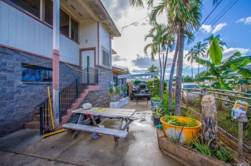 87876 Ehu St, Nanakuli, HI 96792-3303