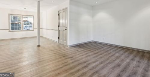 74 Montre Sq, Atlanta GA  30327-4044 exterior