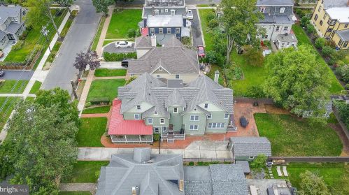 215 Chestnut St, Tavistock, NJ 08033-1814