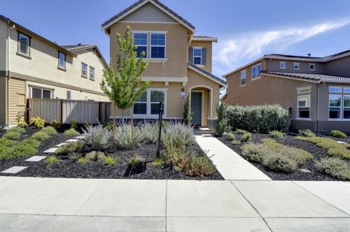 443 Potters Ln, Vacaville, CA 95687-8241