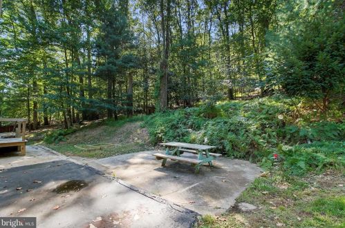 1148 Moulstown Rd, Hanover PA 17331-6853 exterior