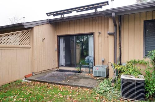 492 Asbury Rdg, Huntington CT  06484-4881 exterior