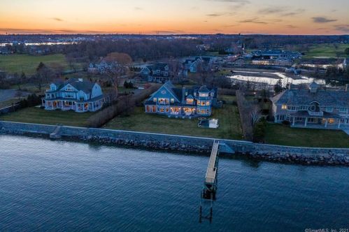 8 Shorehaven Rd, Norwalk, CT 06855-2807