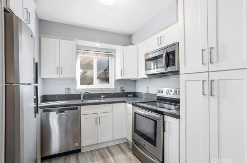 19913 Keswick Ln, Huntington Beach CA  92646-4250 exterior