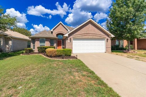 126 Shawnee St, Greenville, TX 75402-2810
