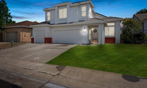 9155 Aegina Ct, Elk Grove, CA 95758-5105