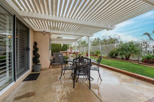 405 Laureltree Dr, Anaheim CA  92808-1648 exterior