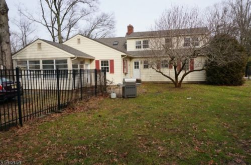 1624 Southbrook Dr, Bridgewater, NJ 08807-2311