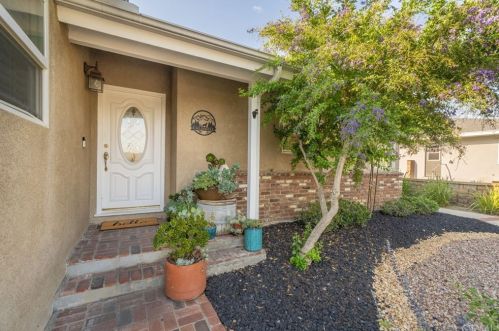 907 Cypress Ave, Glendora, CA 91741-2835