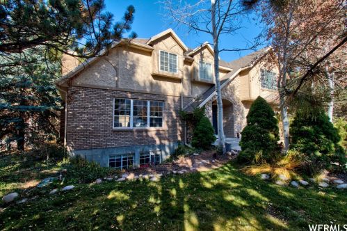 25 Snowstar Ln, Sandy UT 84092-4800 exterior