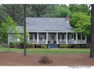 3520 Farm Circle Rd, Fayetteville, NC 28306-9327