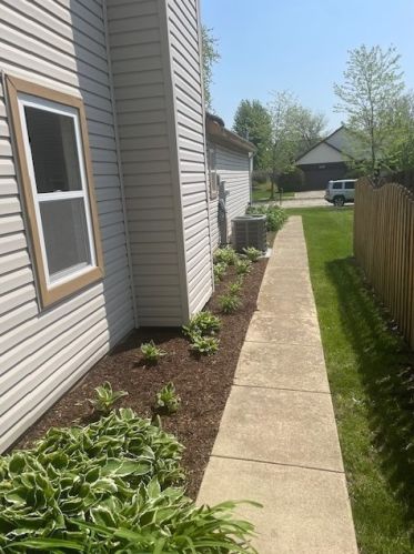 225 Campbell Dr, Lemont, IL 60440-1637