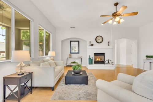9493 Emerald Cove Ln, Elk Grove CA  95758-3612 exterior